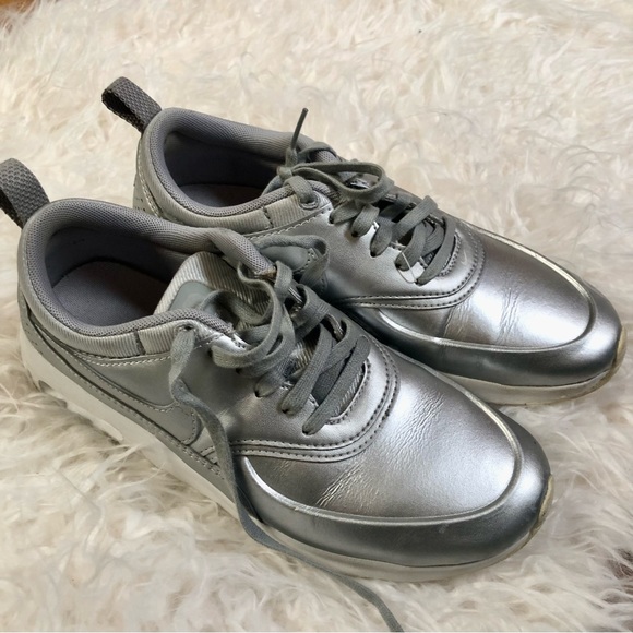 Women's Nike Air Max Thea Metallic Silver Chrome Sneaker Size 7 - Picture 16 of 16